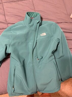 The North Face Women's Hunter Green Softshell Utility Jacket